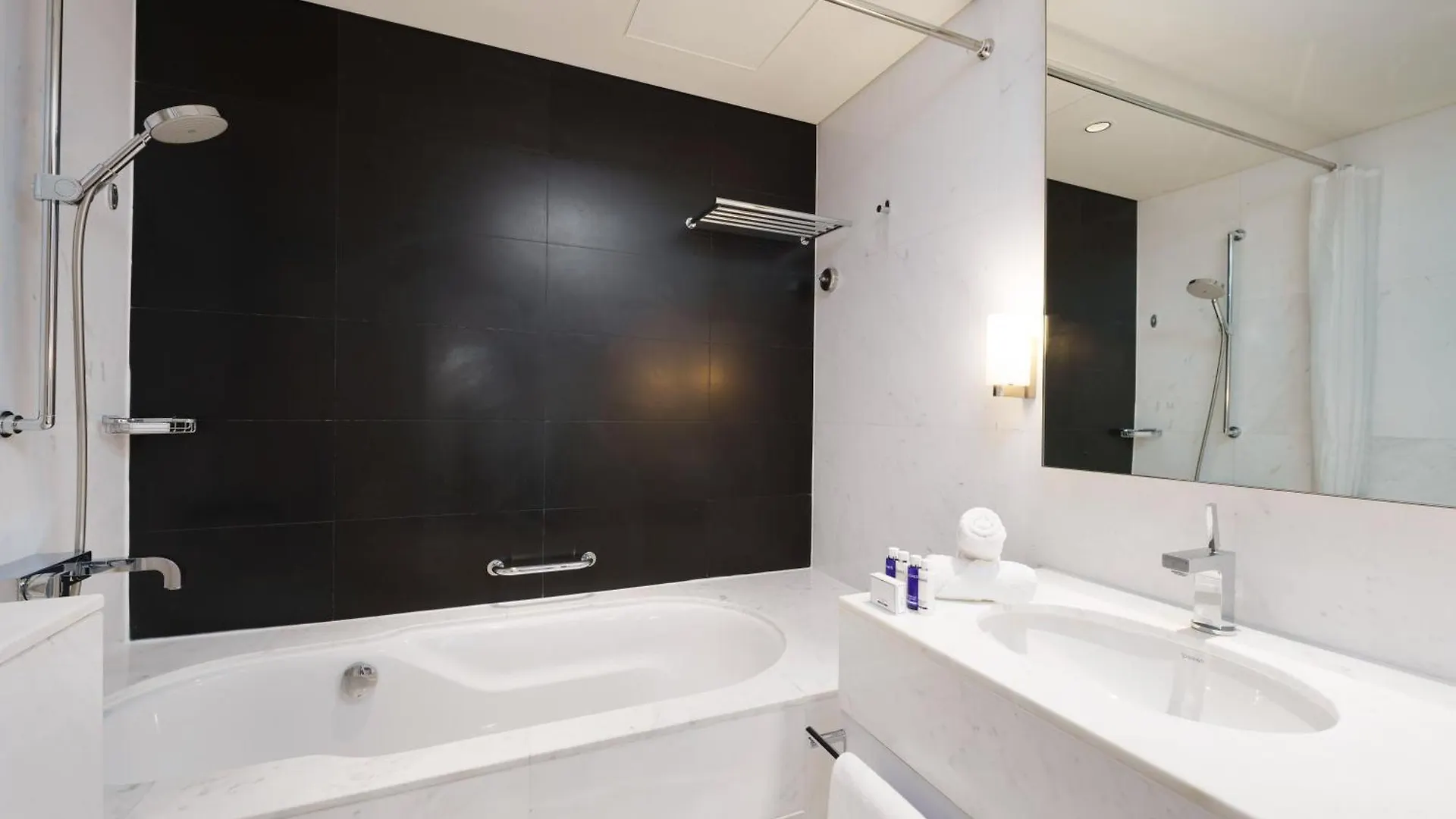 아파트 Maison Privee - Dazzling Studio With Direct Burj Khalifa Views 두바이