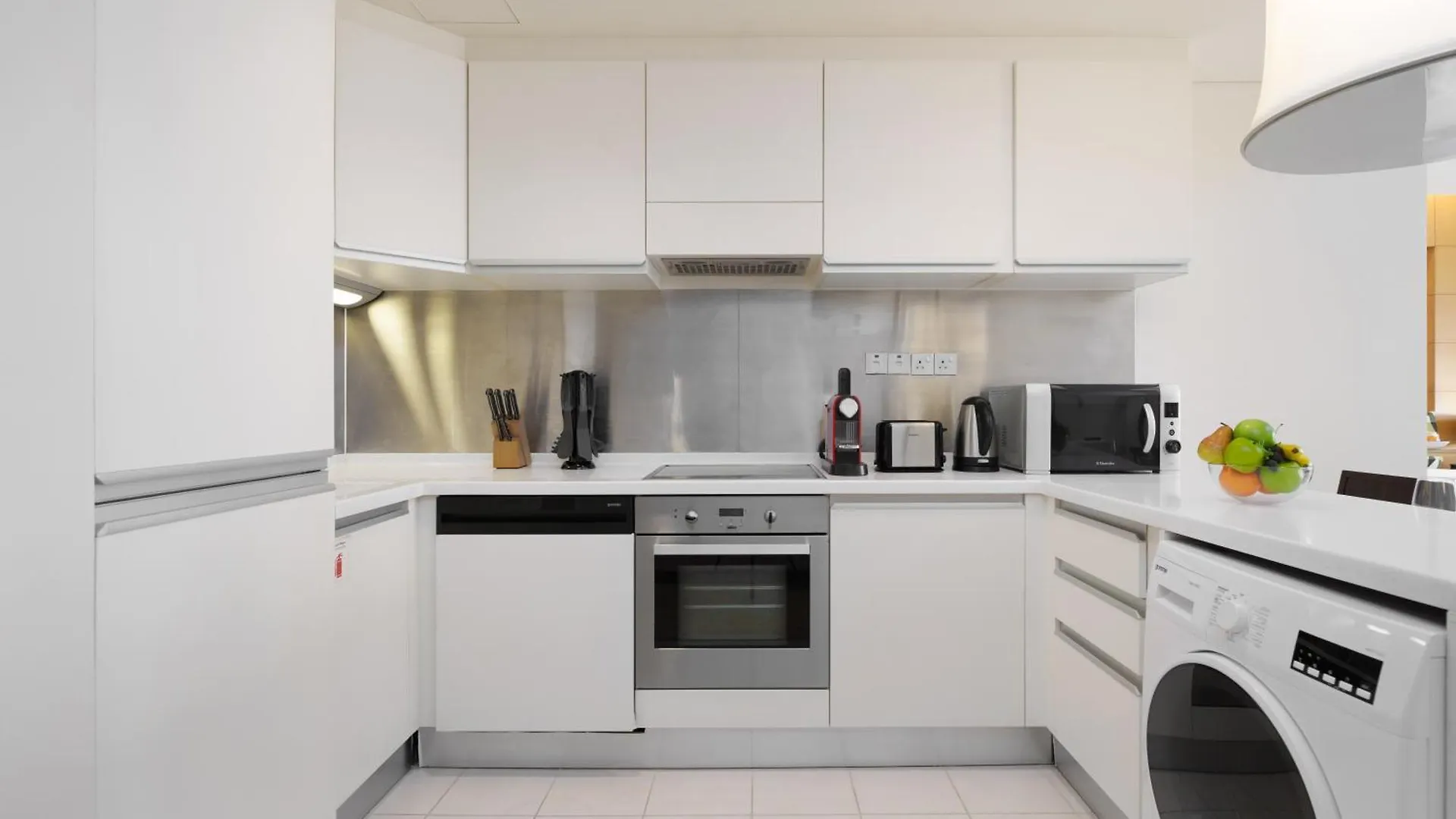 아파트 Maison Privee - Dazzling Studio With Direct Burj Khalifa Views 두바이